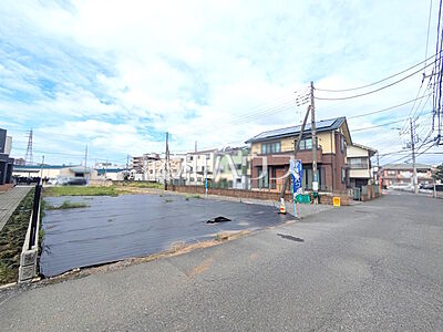 外観:接道状況および現場風景 【朝霞市膝折町4丁目】 外観:接道状況および現場風景 【朝霞市膝折町4丁目】