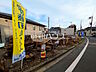 外観：≪接道状況≫分譲地周辺は4ｍ道路と一戸建住宅が建ち並ぶ閑静な住宅街となっており車の通りも少なく安心してお住まい頂ける環境が広がっております。　【府中市小柳町2丁目】