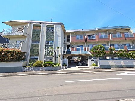 外観 【田無パールハイツ】 周辺は落ち着いた雰囲気の住宅地です。小さなお子様がいるご家庭も安心です。