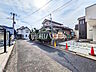 外観：A号棟　接道状況および現場風景　【昭島市朝日町4丁目】