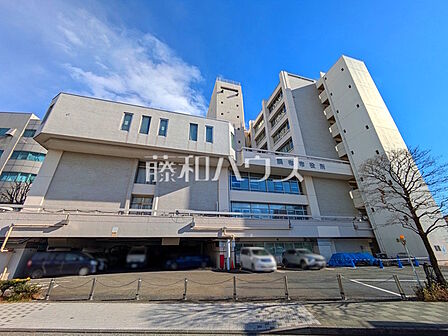 調布市役所 (1120m)