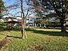 周辺：小山れんげ公園 (970m)