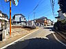 外観：接道状況および現場風景　【東村山市恩多町1丁目】