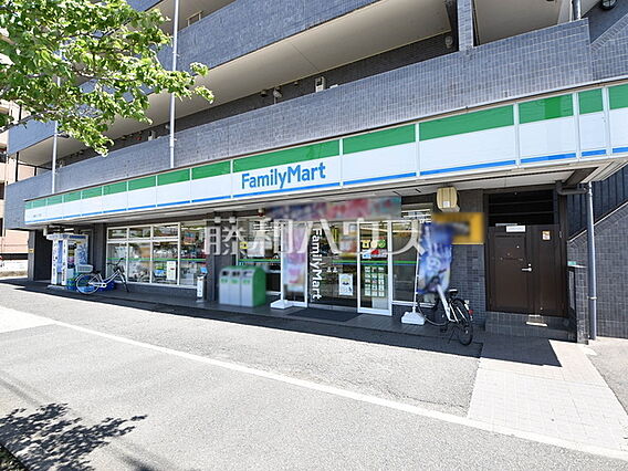 ファミリーマー...