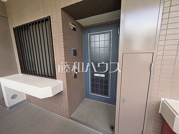 玄関を拡大表示