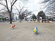 和田西公園 (330m)