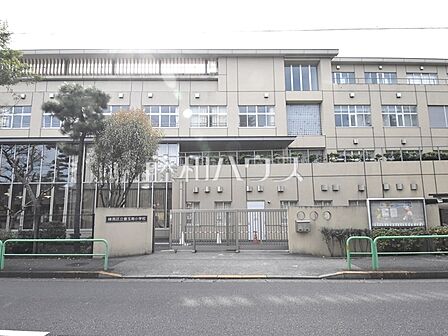 練馬区立豊玉南小学校 (340m)
