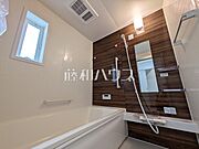 3号棟　浴室　 足を伸ばして入れるバスタブで、ゆっくり一日の疲れを癒して下さい。 【昭島市中神町2丁目】