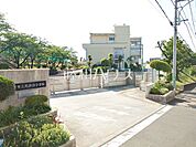 多摩市立北諏訪小学校 (750m)