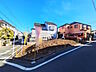 外観：≪接道状況≫周辺は落ち着いた雰囲気の住宅地です。小さなお子様がいるご家庭も安心です。【多摩市諏訪1丁目】