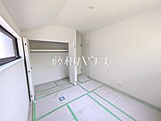 1号棟　居室　【日野市日野本町3丁目】各居室にはクローゼットを完備し、家具を置くスペースが確保しやすい設計がされております。