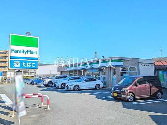 ファミリーマー...
