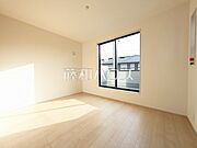 8号棟　居室　【武蔵村山市残堀1丁目】部屋の雰囲気や広さ・眺望・間取りの使い勝手など、是非一度、ご自身の目で確かめてみてください。