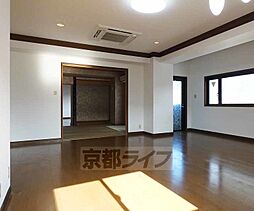 アッシジ・イグジット 401 4階4LDKのリビング/ダイニング