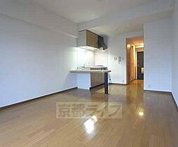 近鉄京都線 伊勢田駅 徒歩2分の賃貸マンション 1階ワンルームのリビング/ダイニング