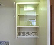 キッチン上収納です。