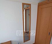 備え付きの鏡です。