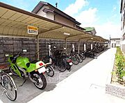 屋根付き駐輪場です。