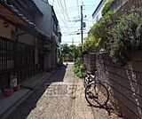 目の前の道路です。