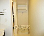 洗面所には洗濯機が置けます