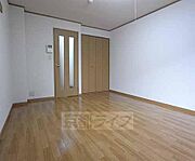 広々とした部屋です。
