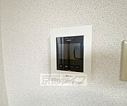 モニターで来客確認できるので安心です。