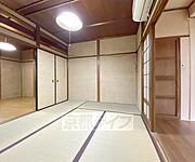 別方向から見た6帖和室です。洋室と一体で広く使うことが出来ます。