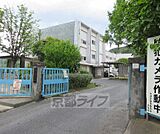志賀小学校まで642m