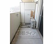 幅員の広いバルコニーです