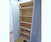 下駄箱有ります。