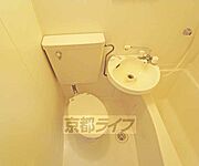 ユニットバス内のトイレです。