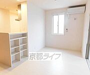 キッチンの収納もお洒落で便利です