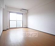 広々としたお部屋です。