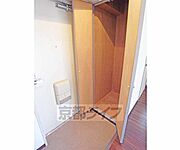 玄関横に収納もありますよ