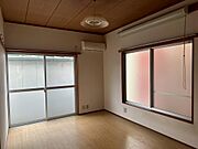 室内洗濯物干しが付いています