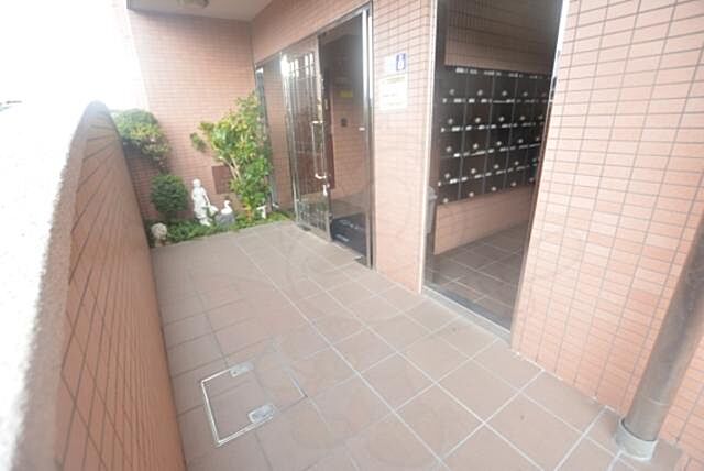 8 / 12