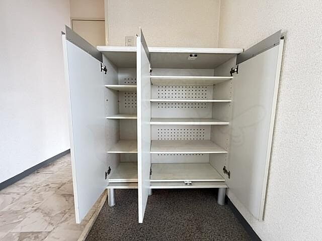 収納