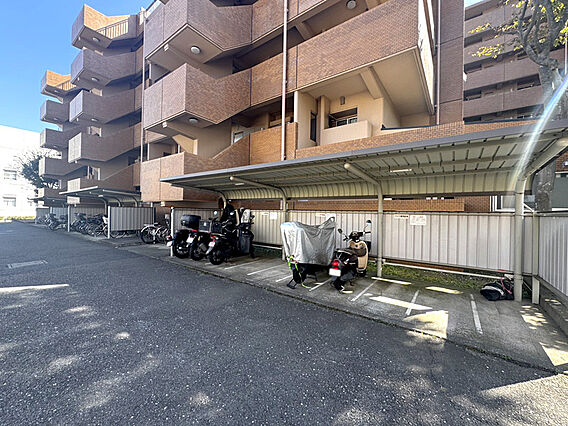 駐輪場・バイク...