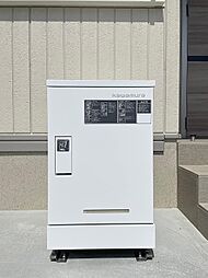 宅配ボックス※各戸専用、玄関前にあります。