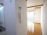 キッチン：玄関からお部屋全体は見えませんので安心です◎