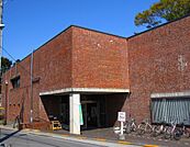 日野市立中央図書館（684m）