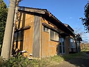 西側から