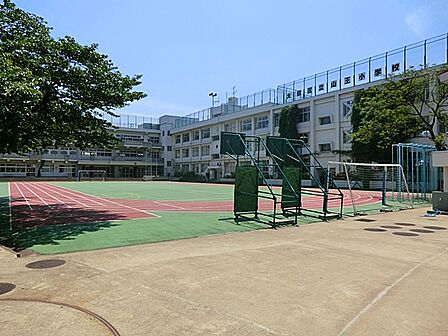 大田区立山王小学校 370m