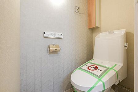 清潔感のあるシンプルで使いやすいトイレです。