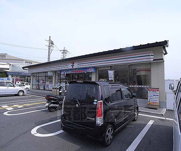 画像30:セブンイレブン京都大枝中山店まで130m 9号線沿いの角地で利用しやすいロケーション