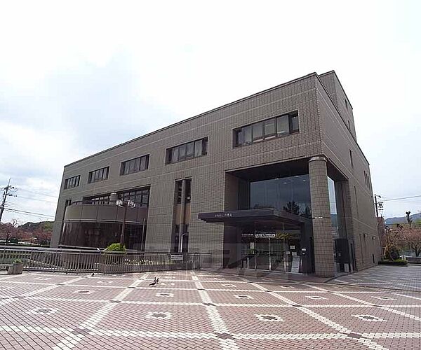 画像29:長岡京市立図書館まで750m 読み聞かせなどイベントも開催しています。