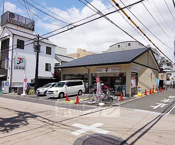画像30:セブンイレブン 伏見新町4丁目店まで130m 伏見桃山駅に近く駐車場もあるのでお車でも行けます。