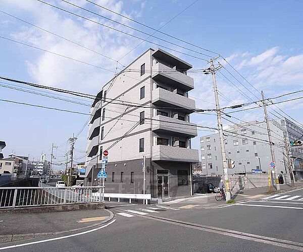 画像2:竹田駅近くの綺麗なマンションです。