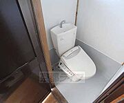 ウォシュレット付きのトイレです。