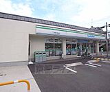 ファミリーマート太秦小学校前店まで616m 梅津段町の交差点を北に上がっていったところにございます。